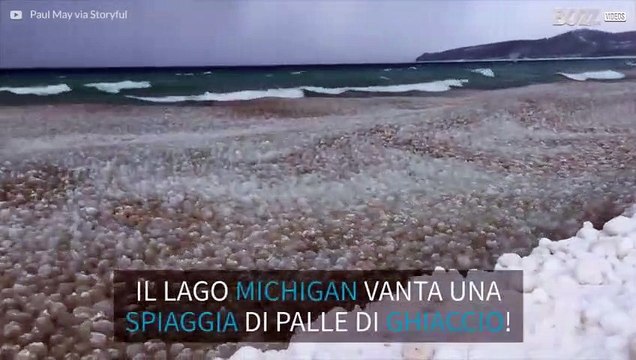 Migliaia di palle di ghiaccio invadono il lago Michigan