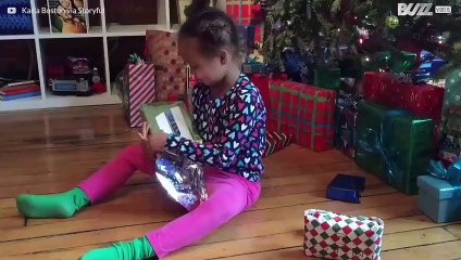 Nonno burlone fa un scherzetto alla nipote, per Natale!