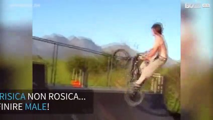 Quando l'acrobazia in bicicletta finisce male
