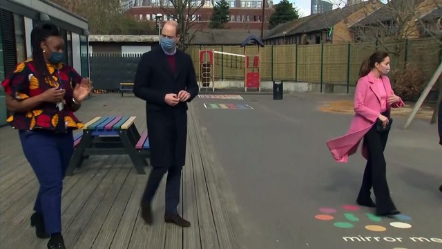 Guillermo de Inglaterra habla y la Reina da un paso adelante, Windsor se revuelve tras la entrevista de la polémica