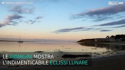 Magnifico time-lapse mostra l'eclissi lunare in Australia