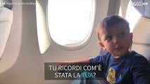 La reazione di un bimbo che prende l'aereo per la prima volta