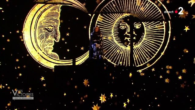 Pomme chante Grandiose aux Victoires de la Musique