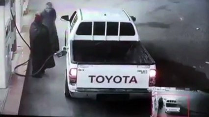 شاهدالاعتداء على وافد بمحطة وقود بالقريات