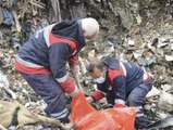 Ankara'da, çöplükte biri yanmış 2 köpek ölüsü bulundu