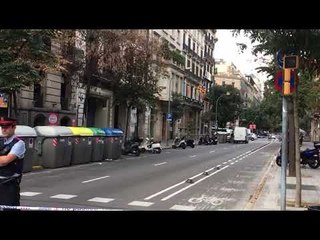 Paquet sospitós davant la seu d'Òmnium