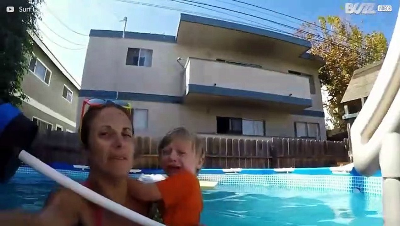 Hund hjelper autistisk gutt å vinne over frykten for vann