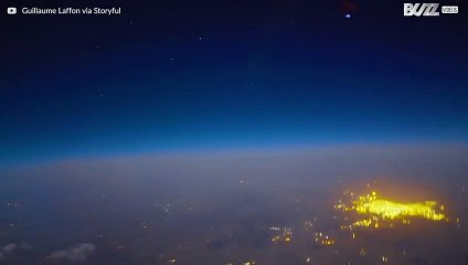Fantastisk timelapse-video viser en pilot som filmer over Iran