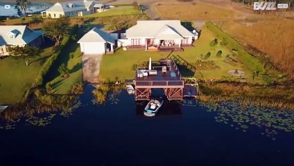 Fantastiske bilder av vannskikjøring på en vakker innsjø i Sør-Afrika