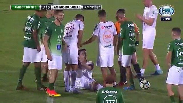 Hahaha! Olha o que o Follmann fez no jogo amistoso - Amigos do Tite x Amigos do Carille
