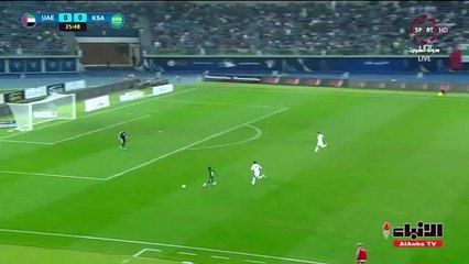 خالد بلال ينقذ مرمى الامارات من هدف محقق