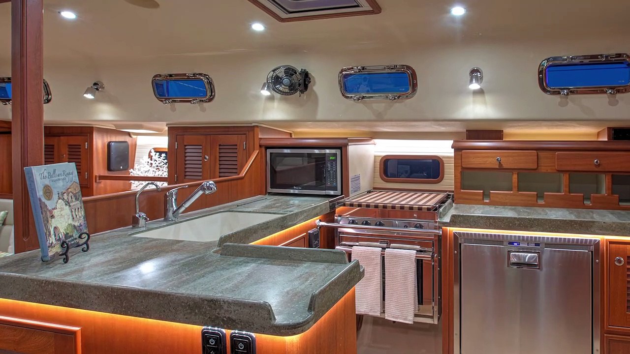 Virtual Q&A: Island Packet 439 - Best Full-Size Cruiser