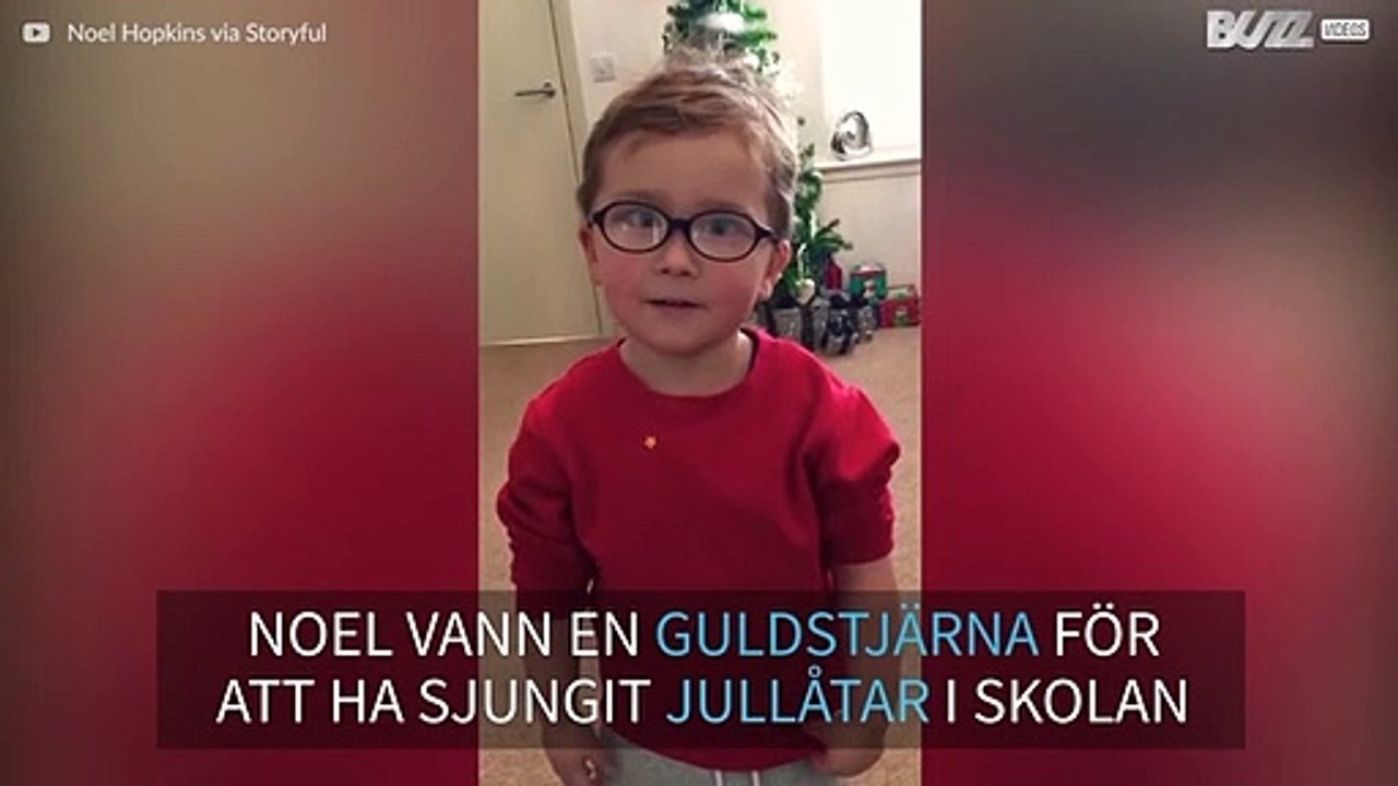 Noel Hopkins sjunger jullåtar och får en guldstjärna