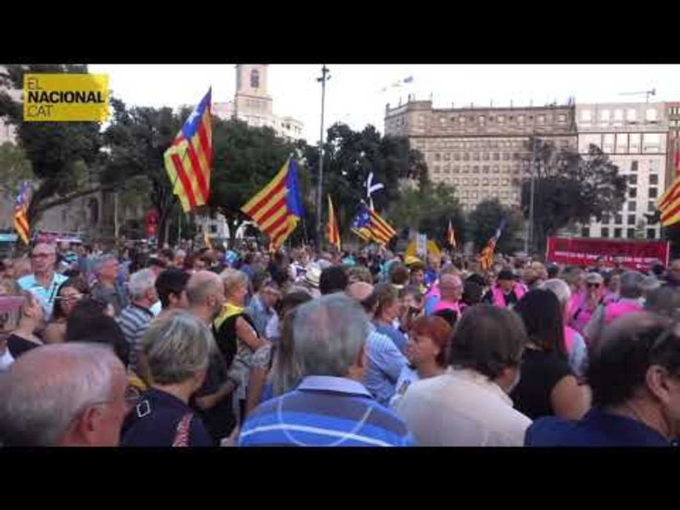 Es comença a omplir la Plaça de Catalunya per la manifestació convocada per l’ ANC