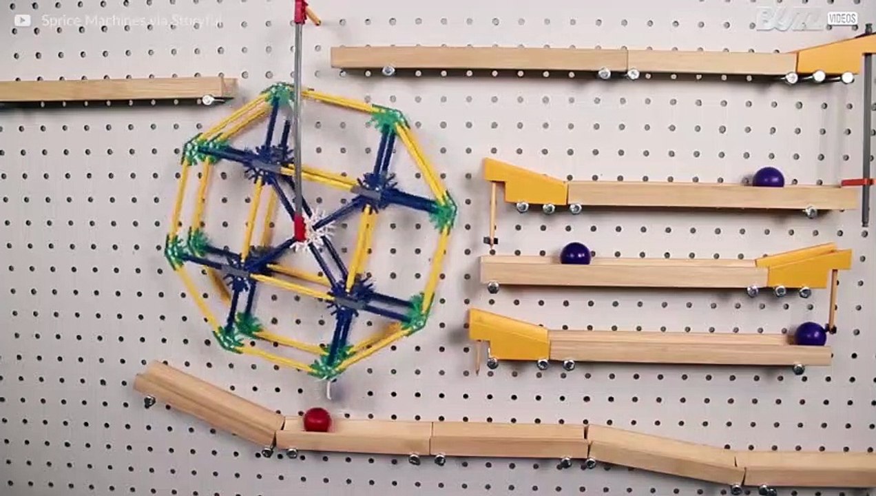 Unglaubliche Domino Maschine