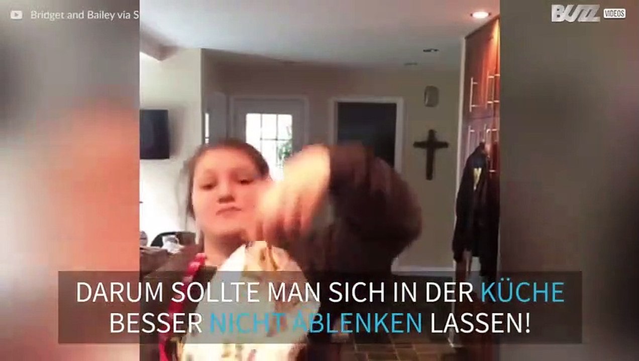 Schlechte Köchin fackelt fast die ganze Küche ab