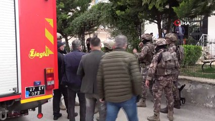 Ailesinden 3 kişiyi rehin aldı aileyi PÖH kurtardı
