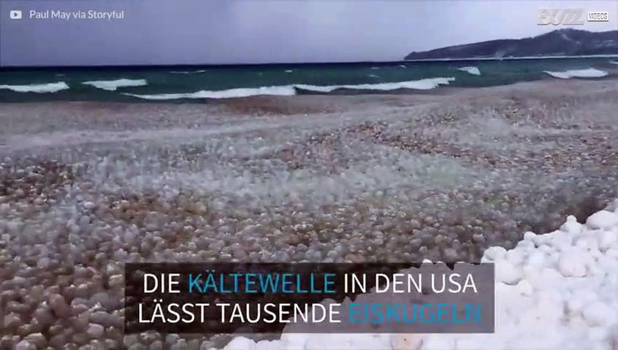 Seltsame Eiskugeln am Ufer des Michigansees