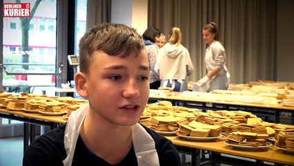 كعكةn طولها 734 مترا