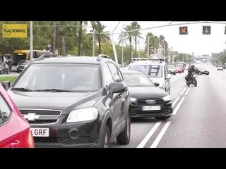 Estudiants tallen la Diagonal de Barcelona