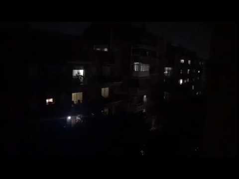 Forta cassolada i crits de llibertat presos polítics al barri de les Corts de Barcelona