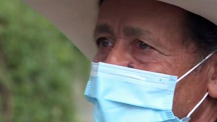 Me dijo que si lo mataban no fuera a llorar mucho: papá de patrullero asesinado