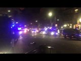 Barricades dels manifestants cremen al mig del passeig de Gràcia