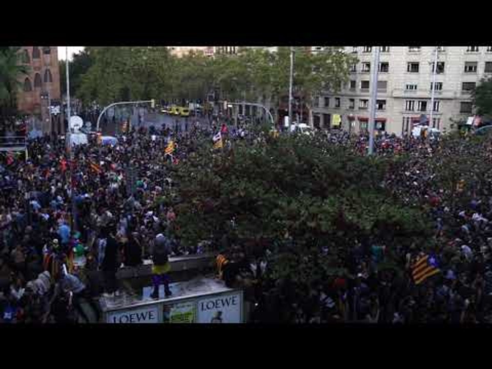 Milers de persones es concentren a Gran Via amb Marina