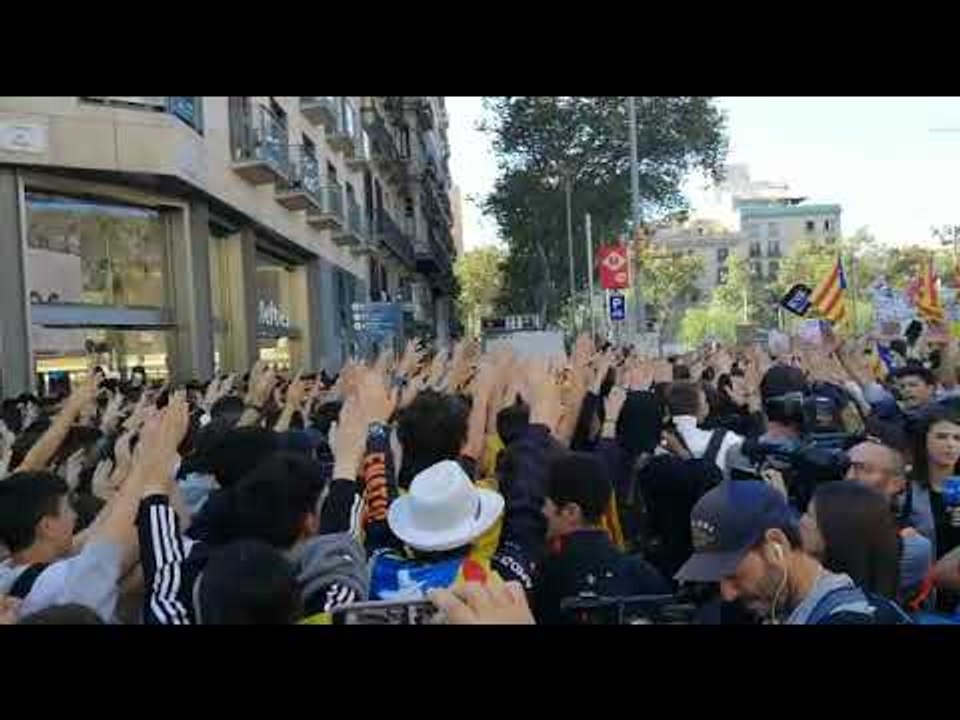 Manifestació d'estudiants criden "els carrers seran sempre nostres"