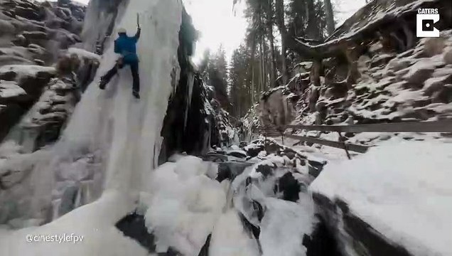 Un drone filme le lit d'une rivière en plein hiver et c'est magnifique
