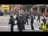 La policia recula després de les càrregues a Via Laietana