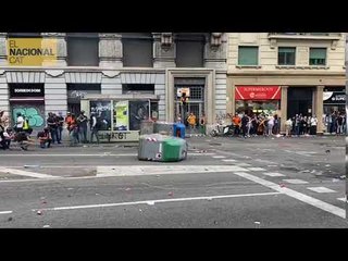 Crema el primer contenidor a Via Laietana