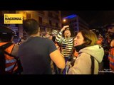 Un home intenta provocar els manifestants d’Urquinaona davant la inacció del CNP