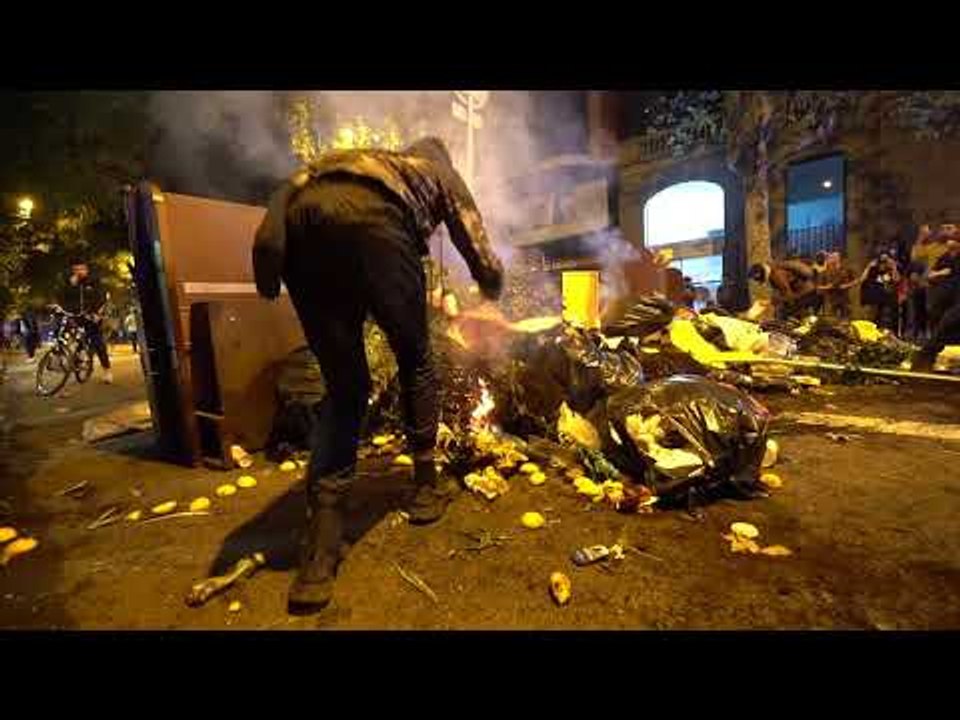 Encenen una segona barricada a Pau Claris amb U...