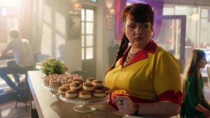 Две девицы на мели - 2 сезон 17 серия HD (2021)