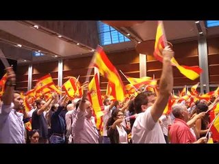 Asistentes al acto de Vox en Zaragoza entonan 'El novio de la muerte'