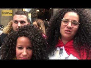 Regalen croissants a la Policia Nacional a Via laietana