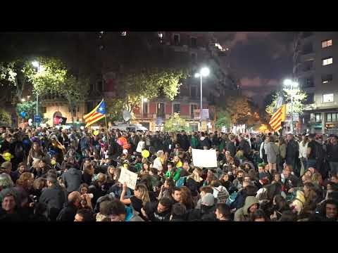Manifestants seuen davant el departament d’interior