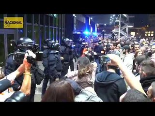 Download Video: Empentes i tensió a Sants durant la concentració dels CDR