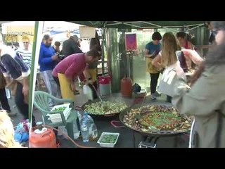 Continuen els acampats de plaça Universitat malgrat les adversitats del temps