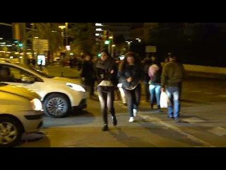 La policia deixa passar els veïns