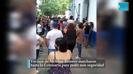 Vecinos de Melchor Romero marcharon hasta la Comisaría para pedir más seguridad