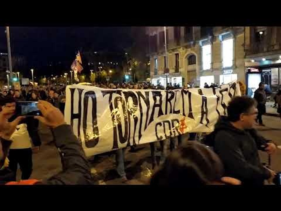 Els CDR caminen direcció a Via Laietana