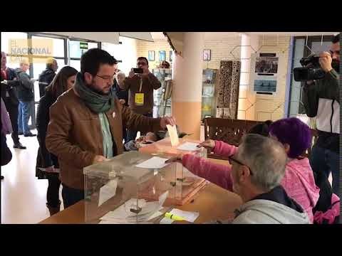 Pere Aragonès (ERC) diposita el seu vot a les eleccions generals