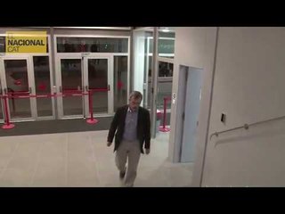 El president del Senat Manuel Cruz entra a la seu dels socialistes per seguir la nit electoral