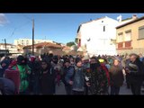 Els manifestants comencen a abandonar l'AP-7 obligats per la policia