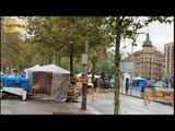 Els acampats de la plaça Universitat preveuen mantenir la protesta malgrat la pluja