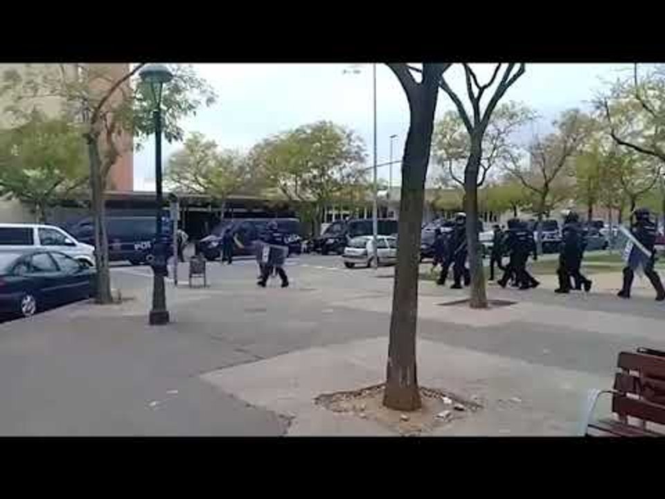 La Policia Nacional dispersa estudiants de l’Institut Santa Eugènia de Girona a l’hora del pati