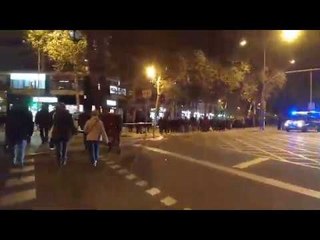 45a nit de protestes a l'avinguda Meridiana de Barcelona