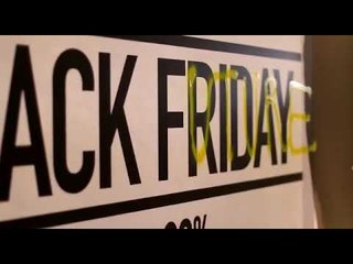 Acció dels acampats desallotjats d'Universitat contra el Black Friday